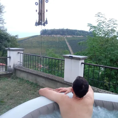 Podere Valle Pozzo Habitación en casa particular Canale